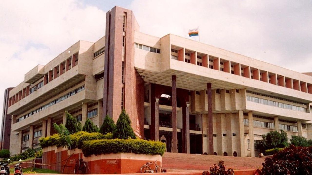 North Maharashtra University